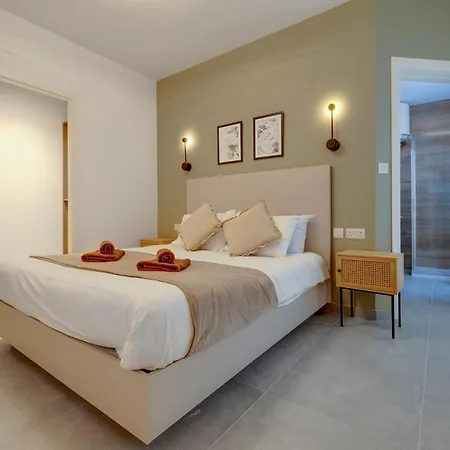 Sleek 2br By The Promenade Apartament *