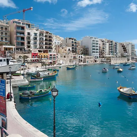 Sleek 2br By The Promenade Sliema