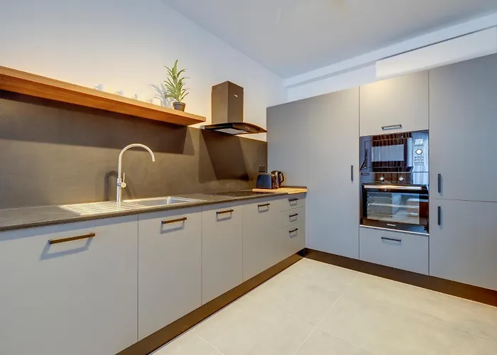 Apartament Sleek 2br By The Promenade Sliema