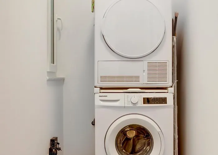 Sleek 2br By The Promenade Apartament