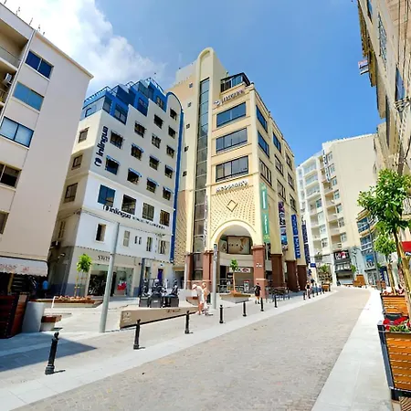 アパート Sleek 2br By The Promenade *