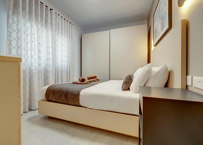 Sleek 2br By The Promenade Apartamento Sliema