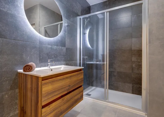 Sleek 2br By The Promenade Apartamento *